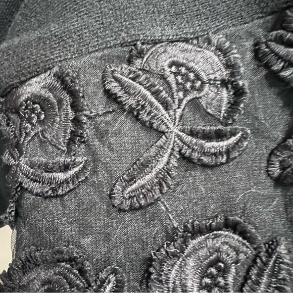 AMARYLLIS Black Floral Wool Blend Crew Neck Sweater Size Medium - Picture 7 of 7